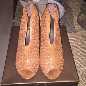 Vince Camuto Carmel Bootie w/gold bk zipper